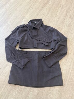 Zara Dark Charcoal Pinstriped cropped tie-front top with wide cuffs size L New